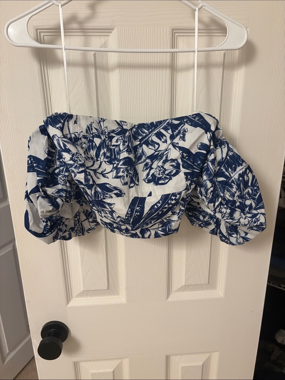 Abercrombie & Fitch White Crop Top with Blue Floral Print